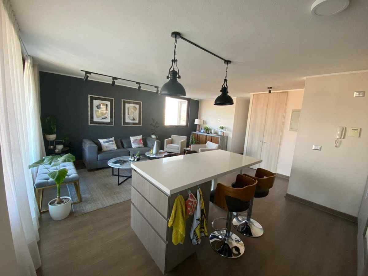 Arriendo Departamento SO 2D en suite Walk-in cl&oacute;set 2B 1E Campus Oriente - Providencia