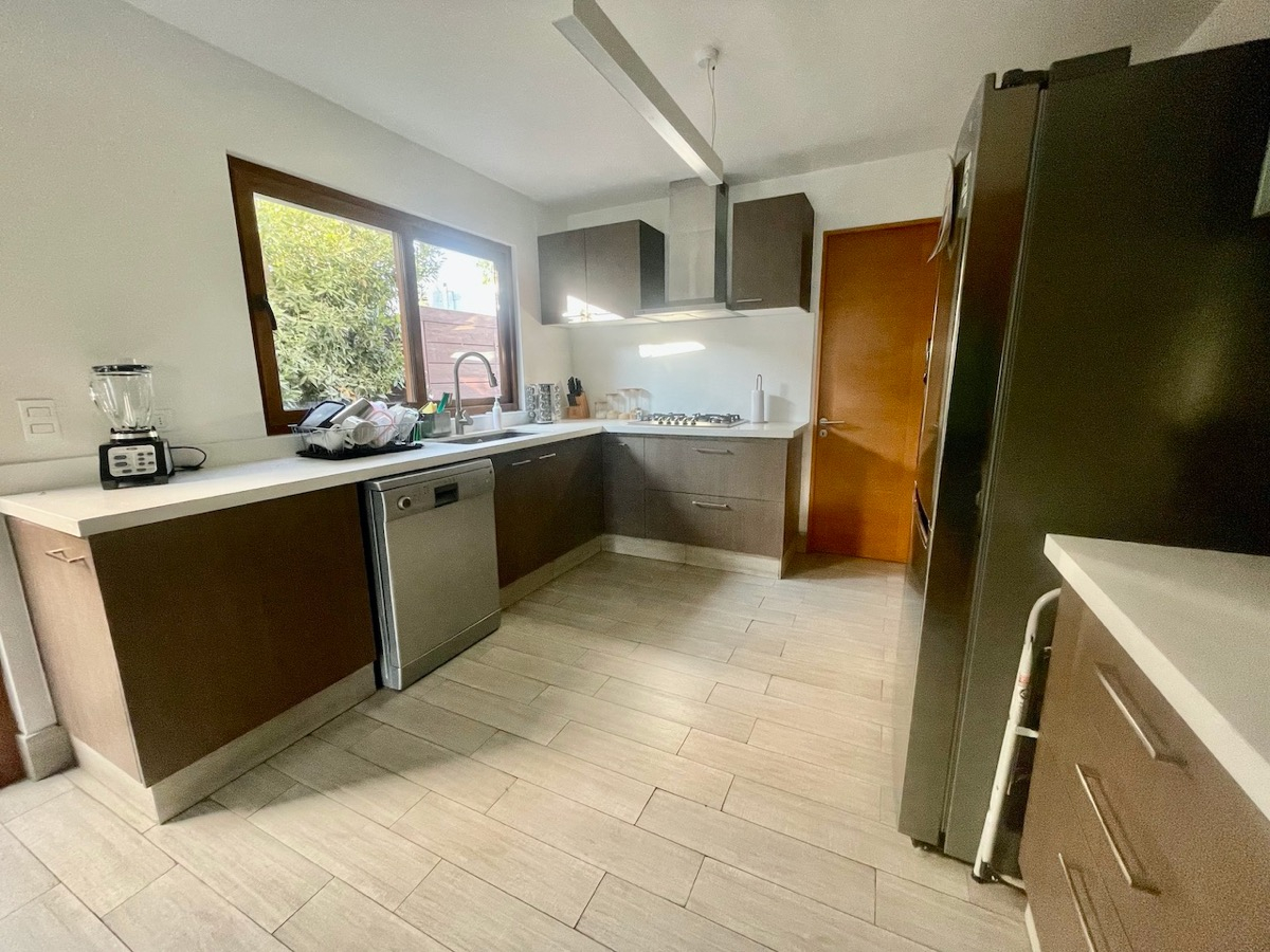 Venta Casa NP 5D en suite Walk-in cl&oacute;set 5B 2E 2B Chicureo - Colina