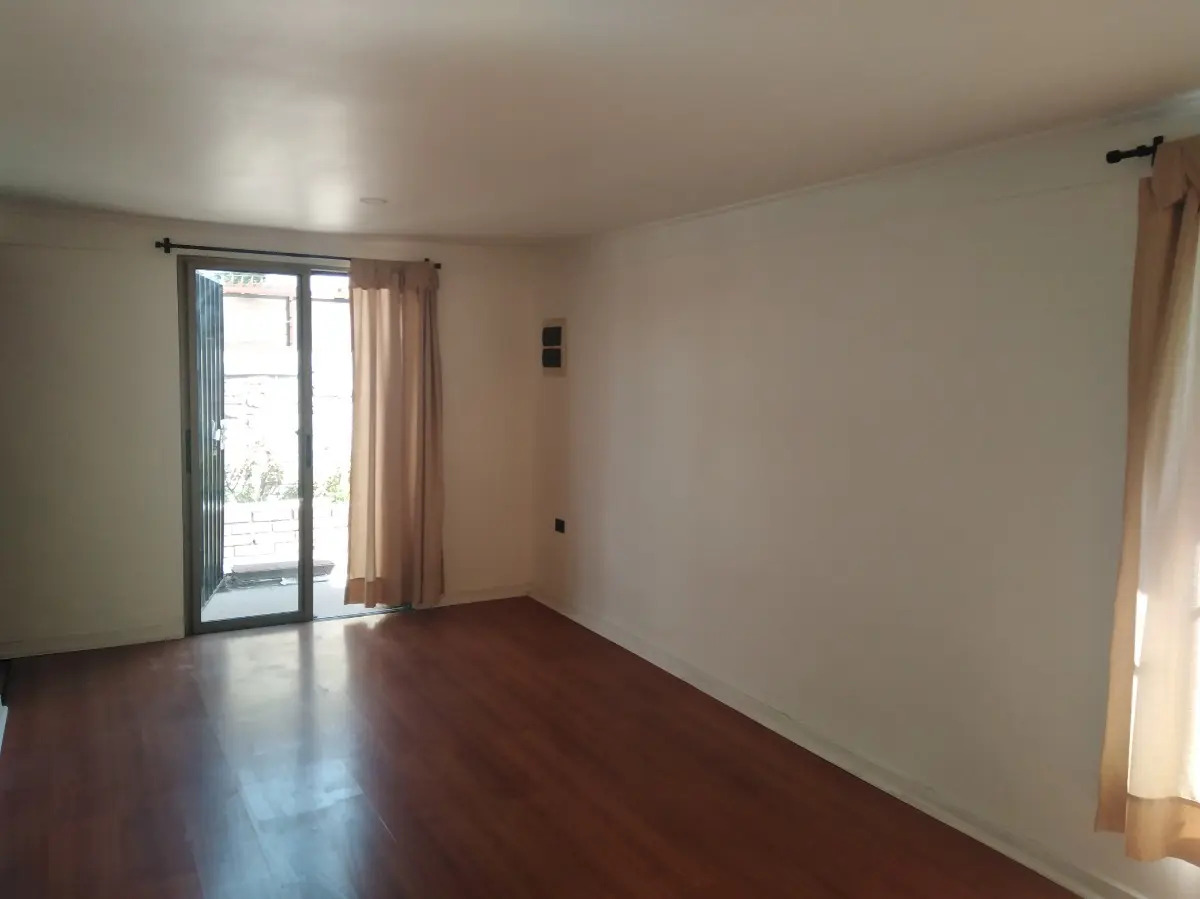 Venta Casa 3D en suite Walk-in cl&oacute;set 3B 2E Troncos Viejos - La Reina