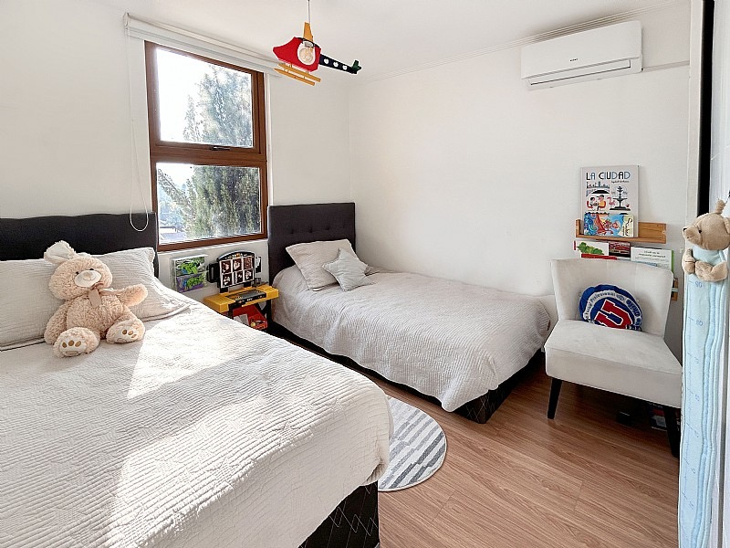 Venta Casa NO 3D en suite Walk-in cl&oacute;set 3B 2E 1B La Dehesa - Lo Barnechea