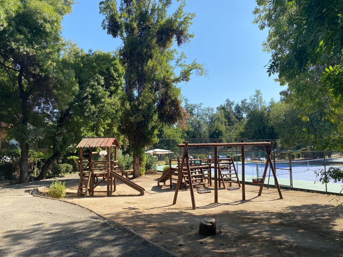 Venta Casa NO 3D en suite Walk-in cl&oacute;set 3B 2E 1B El Huinganal - Lo Barnechea