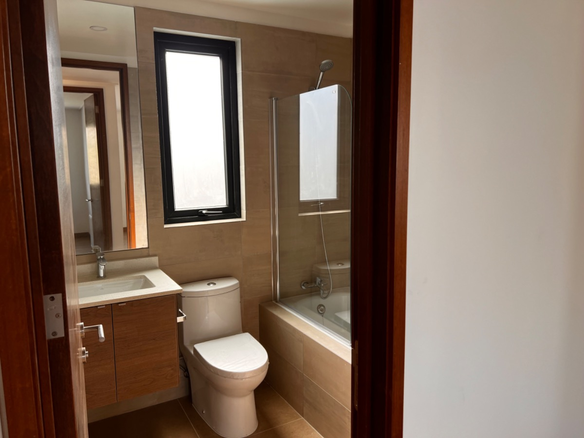 Arriendo Casa NO 4D en suite Walk-in cl&oacute;set 4B 3E La Dehesa - Lo Barnechea