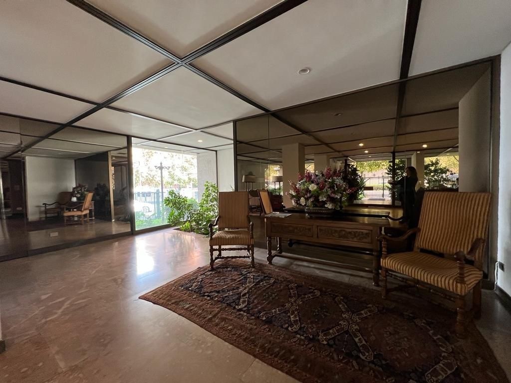 Venta Departamento O 5D en suite 5B 2E 1B Barrio El Golf - Las Condes
