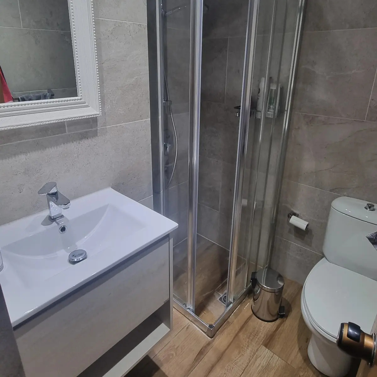 Arriendo Departamento 2D Barrio El Golf - Las Condes