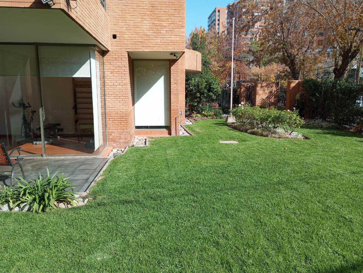 Arriendo Departamento NO 4D en suite Walk-in cl&oacute;set 2B 2E 1B Metro Manquehue - Apumanque - Las Condes