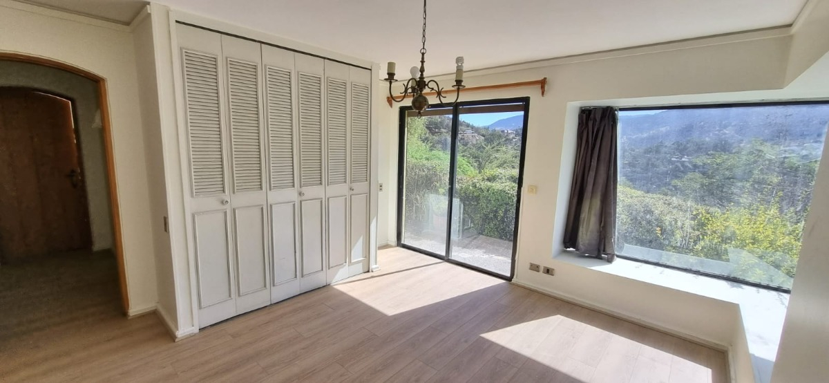 Venta Casa NOSP 5D en suite Walk-in cl&oacute;set 4B 4E 3B El Array&aacute;n - Lo Barnechea