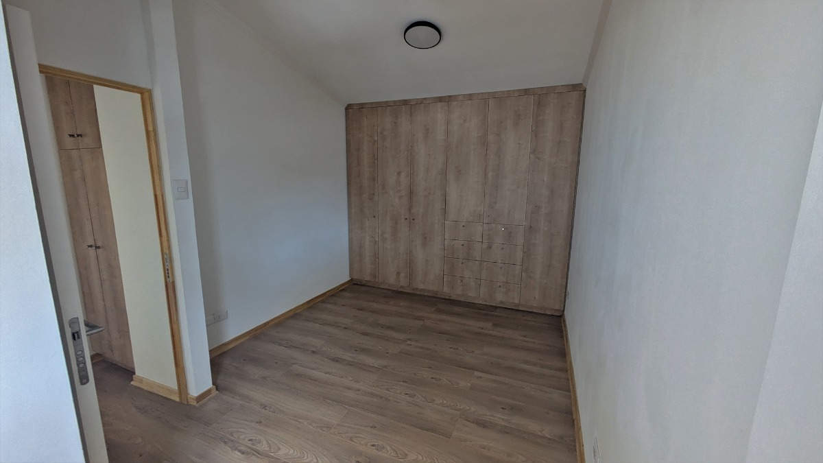 Venta Casa O 3D 2B 1E Los Dominicos - Las Condes