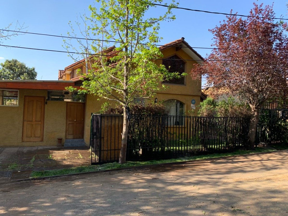 Arriendo Casa NO 5D en suite 3B 2E 1B Carlos Ossand&oacute;n - La Reina