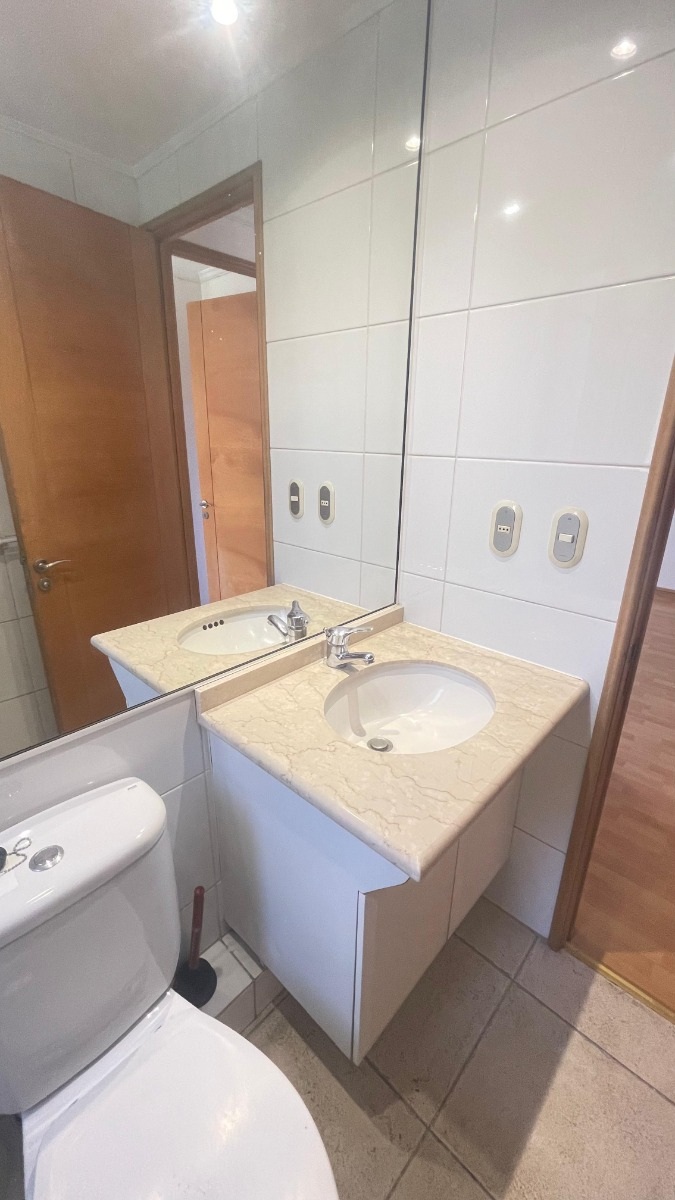 Arriendo Departamento SO 2D 1B 1E 1B Metro Escuela Militar - Las Condes