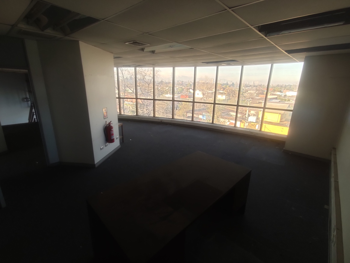 Propiedad Industrial: Edificio De Oficinas Y Galp&oacute;n