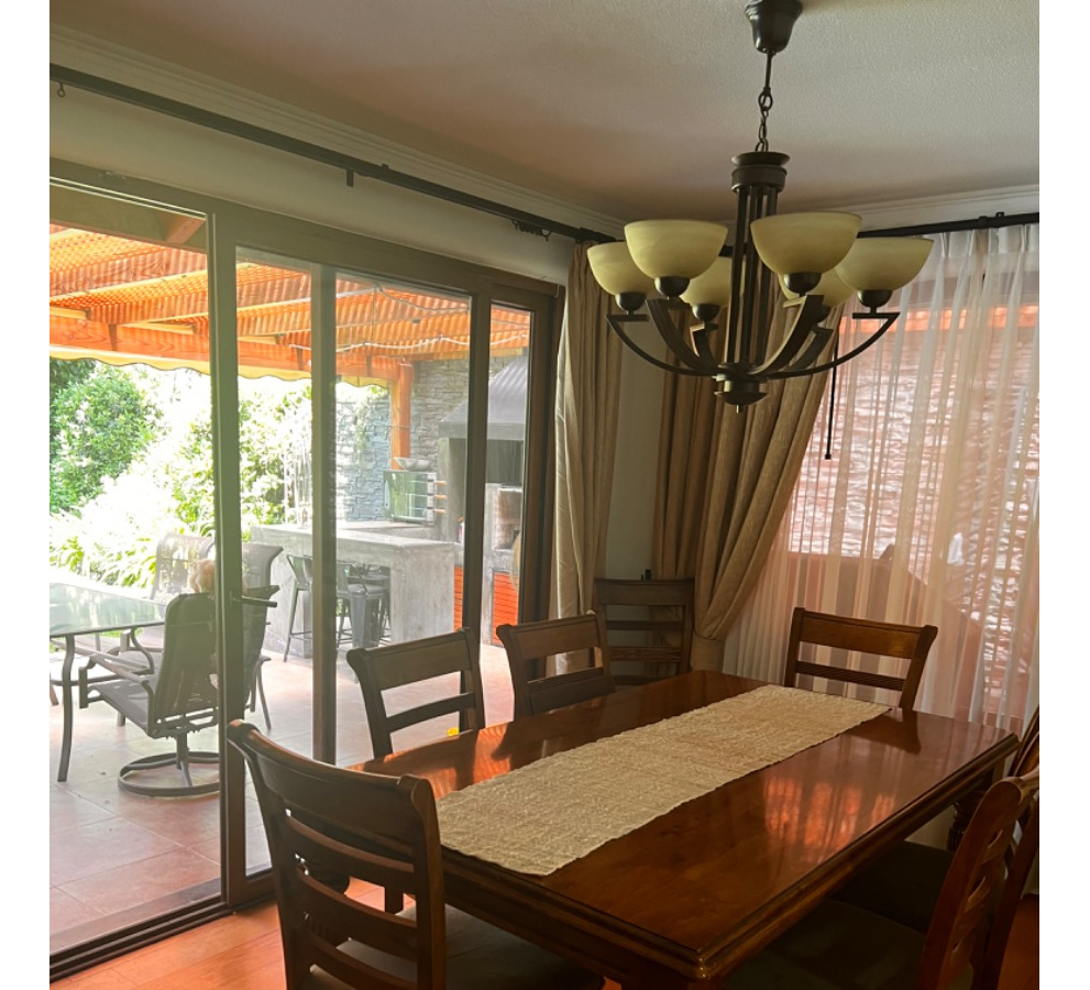 Venta Casa NP 4D 4B 2E La Dehesa - Lo Barnechea