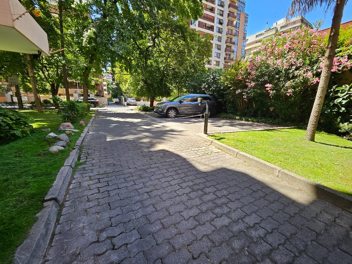 Venta Departamento O 4D en suite Walk-in cl&oacute;set 3B 2E Centro Financiero - Las Condes