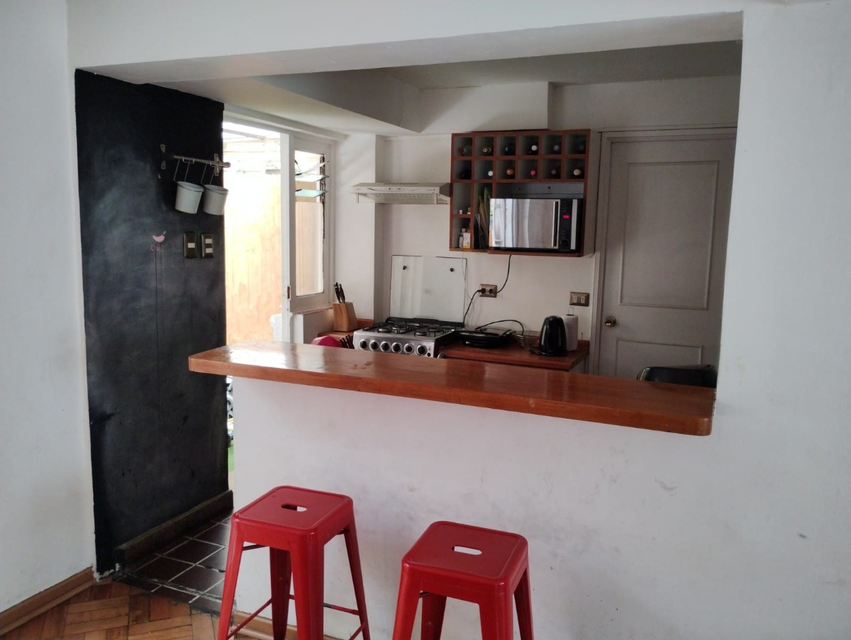 Arriendo Casa NP 4D 3B 1E Metro Bilbao - Providencia