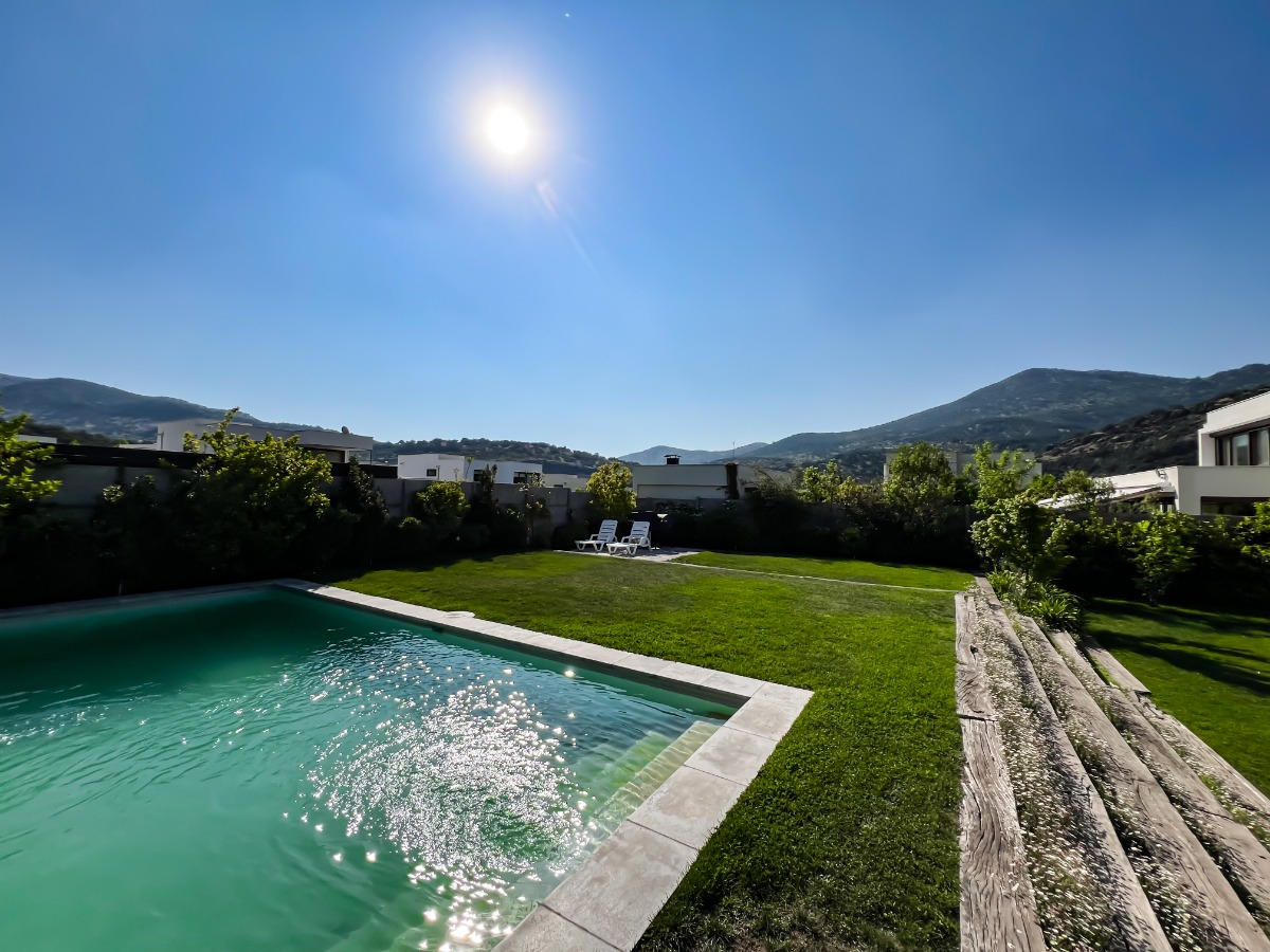 Venta Casa NP 5D en suite Walk-in cl&oacute;set 4B 3E 1B Los Trapenses - Lo Barnechea