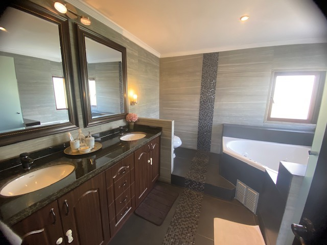 Venta Casa SP 4D en suite Walk-in cl&oacute;set 4B 6E 1B Chicureo - Colina