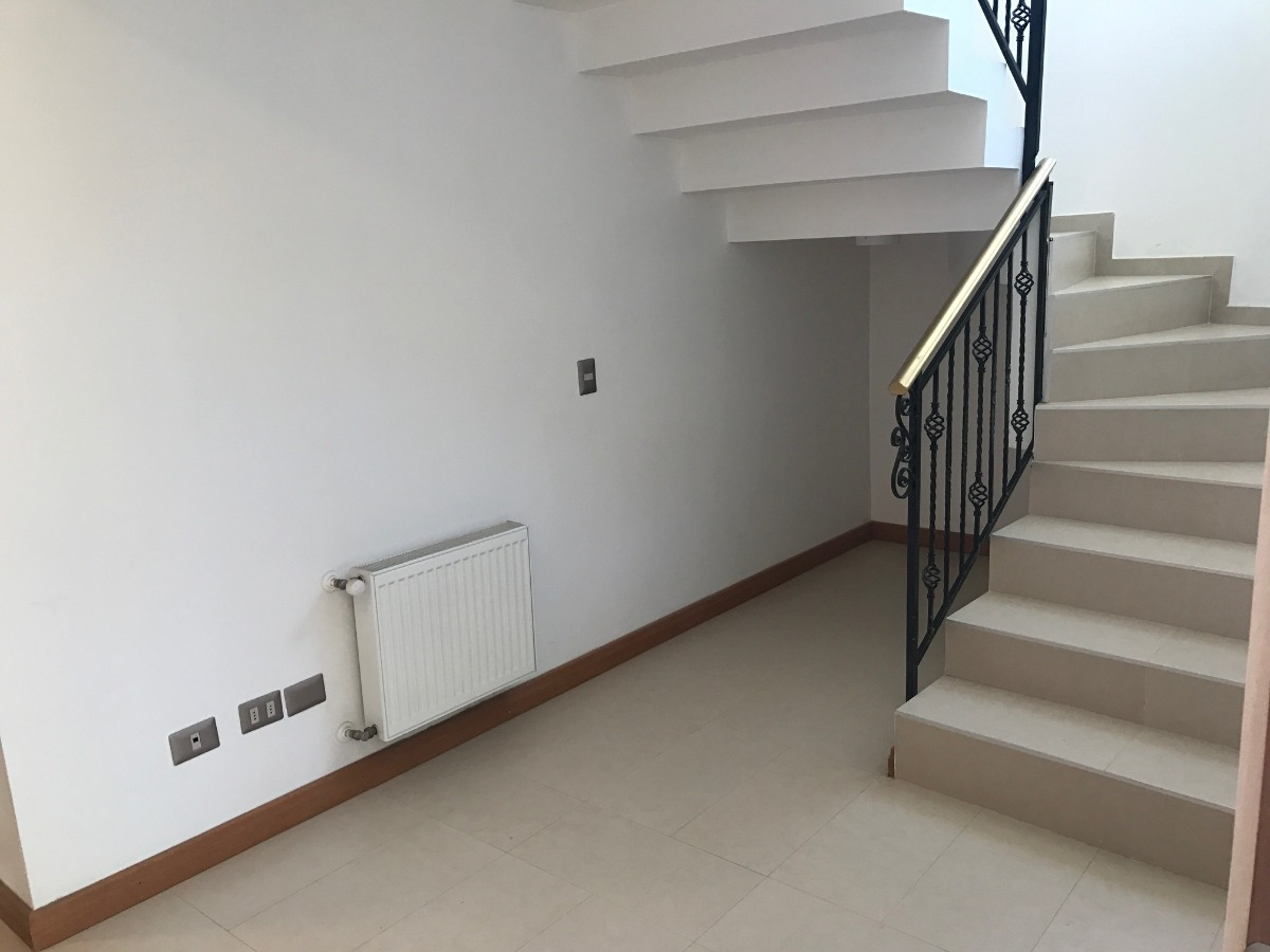 Arriendo Casa 5D Metro Bilbao - Providencia