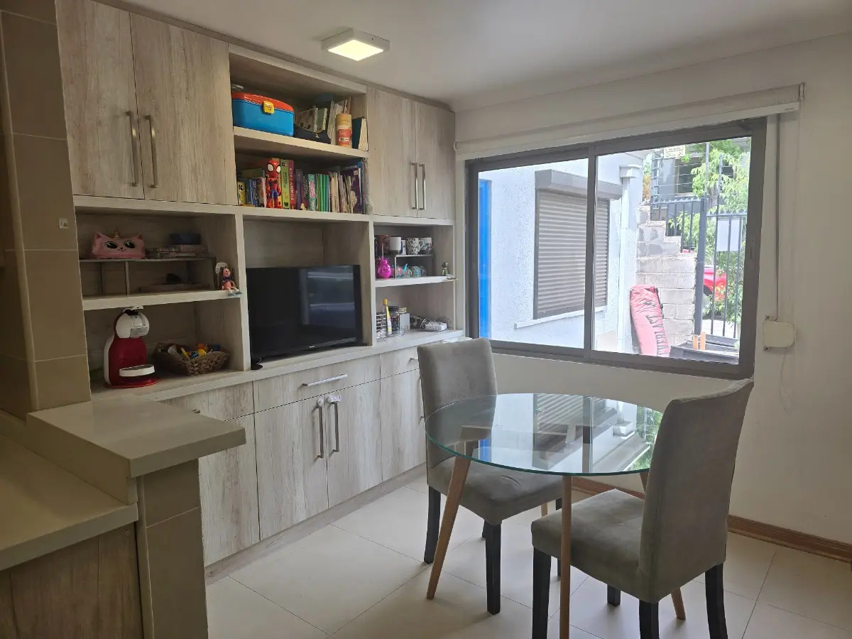 Venta Casa P 5D 4B 2E 2B San Carlos de Apoquindo - Las Condes