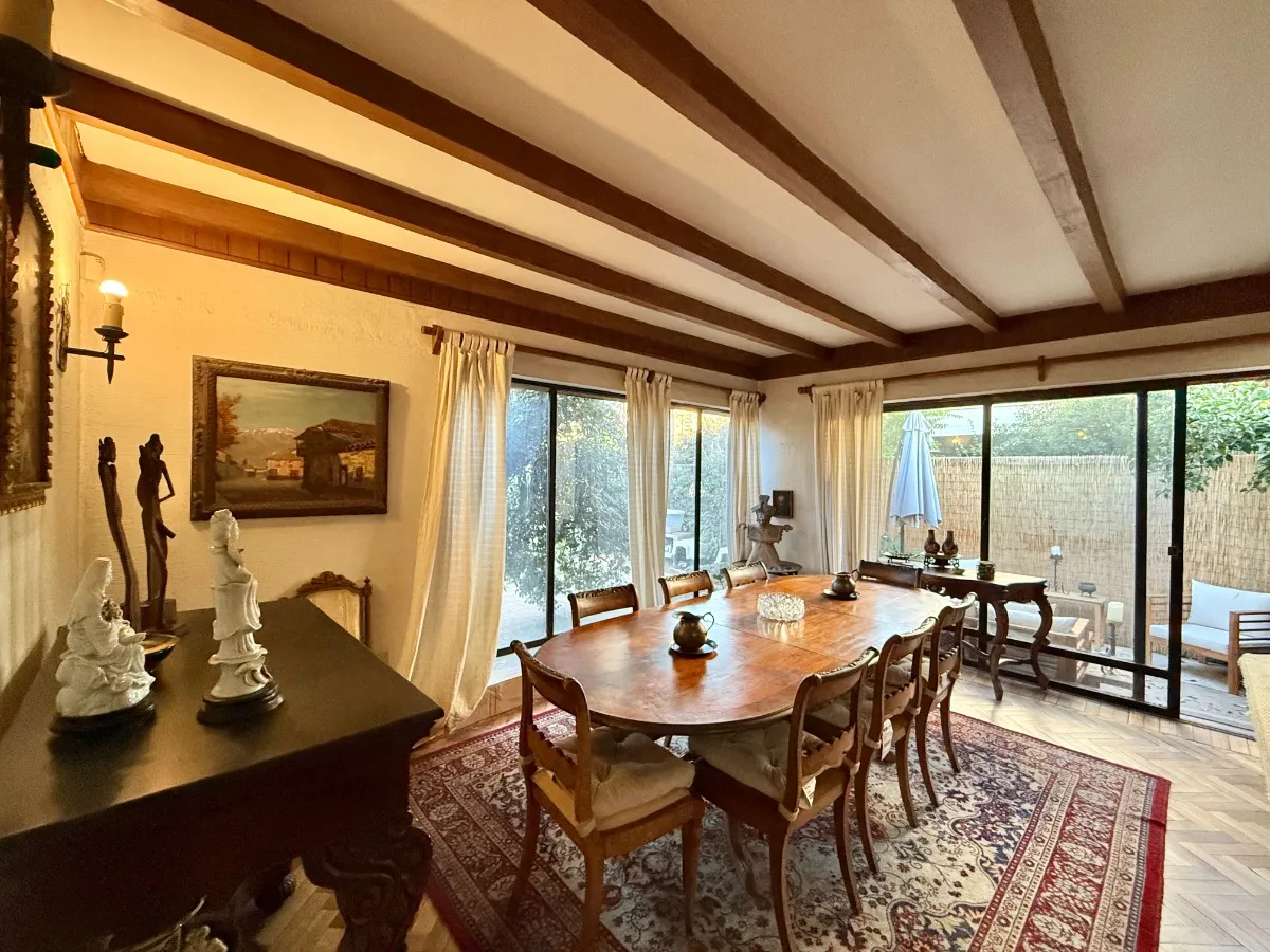 Venta Casa NO 4D 4B 2E 1Bd Nuestra Se&ntilde;ora del Rosario - Vitacura