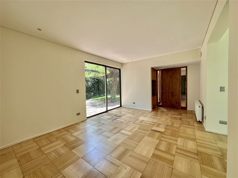 Arriendo Casa NorOriente-Poniente 5D 3B 2E 1B Jard&iacute;n Del Este - Vitacura