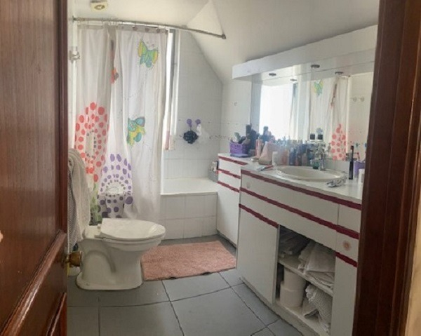 Arriendo Casa NP 5D en suite Walk-in cl&oacute;set 3B 2E 1B Los Dominicos - Las Condes