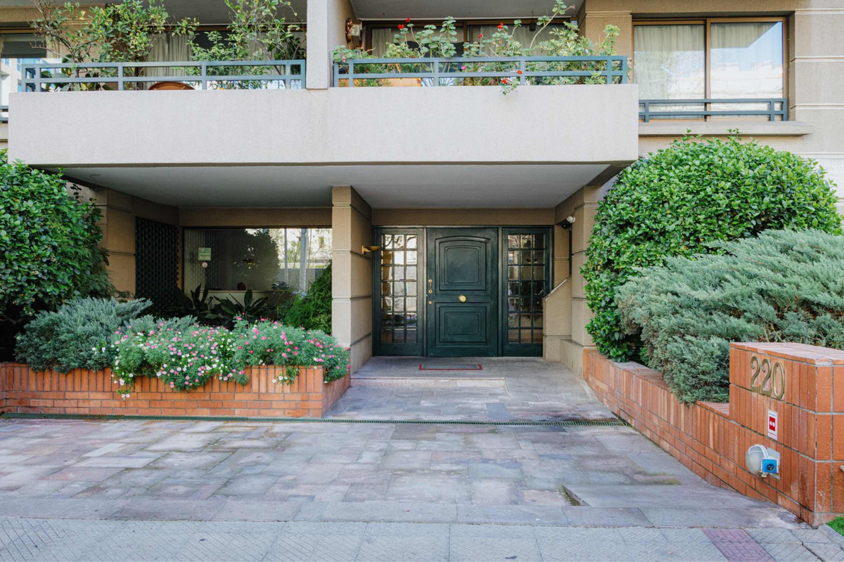 Venta Departamento NP 2D 1B 1E 1B Barrio El Golf - Las Condes
