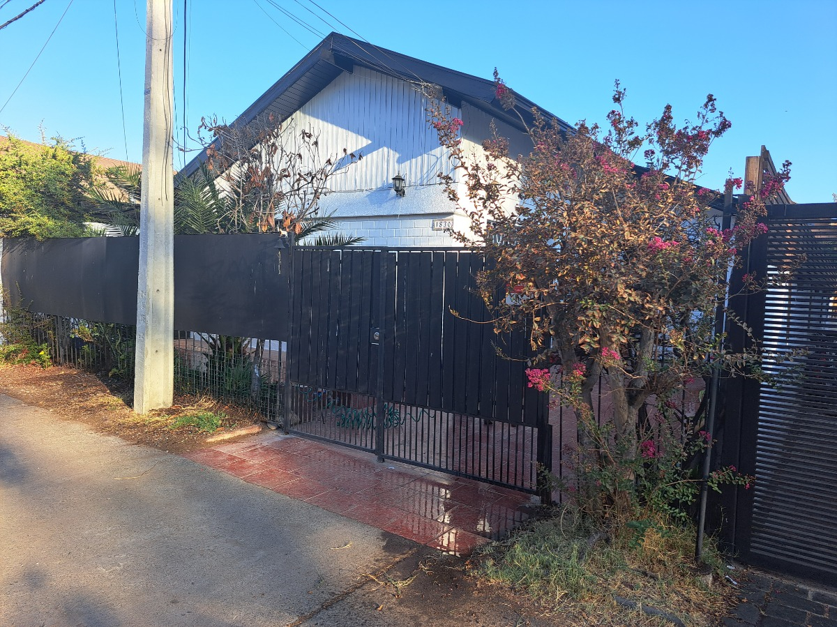 Arriendo Casa NO 3D 2B 2E 1B Juan XXIII - Vitacura