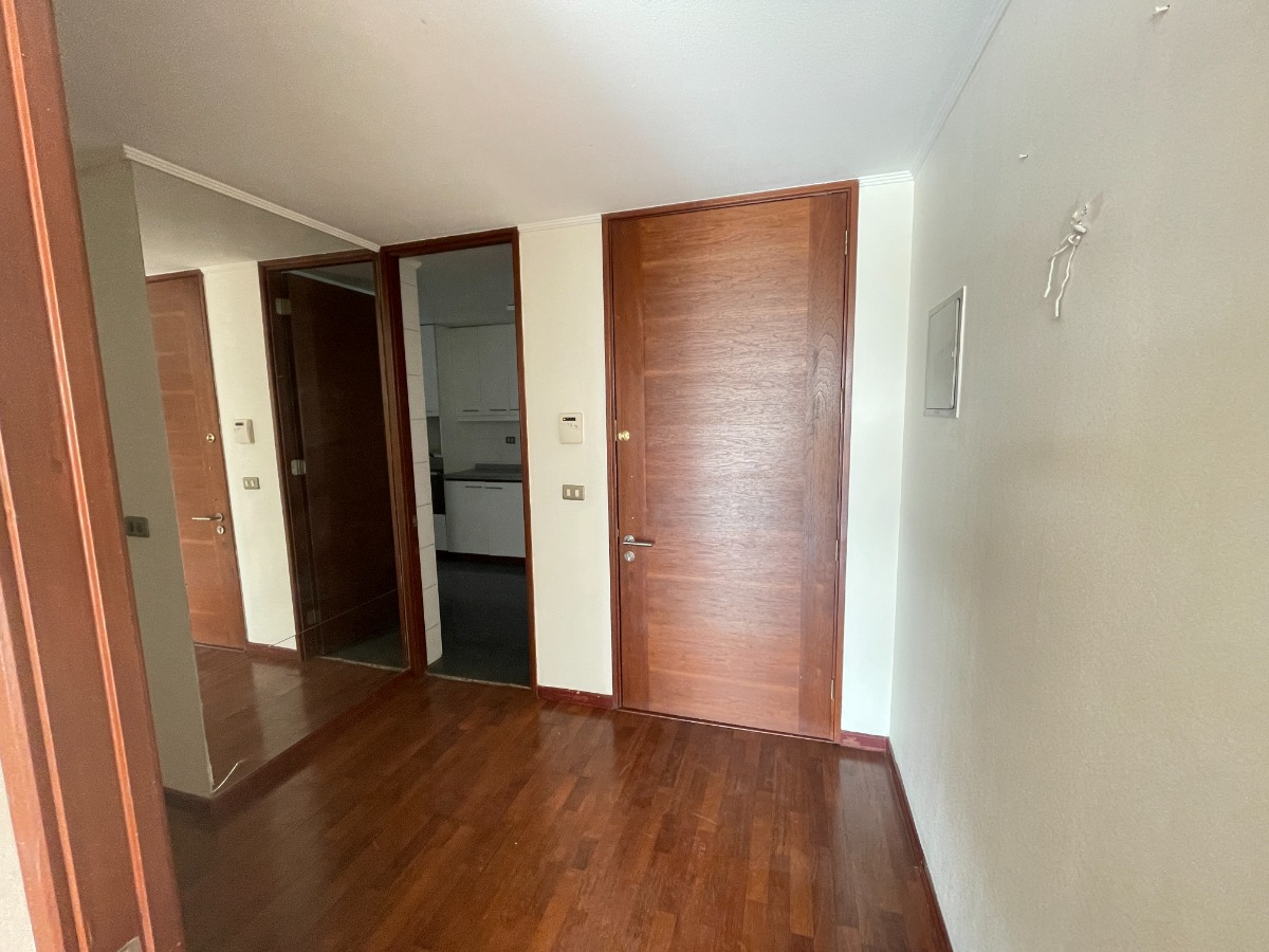 Venta Departamento NP 4D en suite Walk-in cl&oacute;set 3B 2E 2Bd Rotonda Atenas - Las Condes