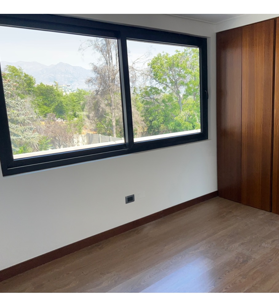Arriendo Casa NO 4D en suite Walk-in cl&oacute;set 4B 3E La Dehesa - Lo Barnechea