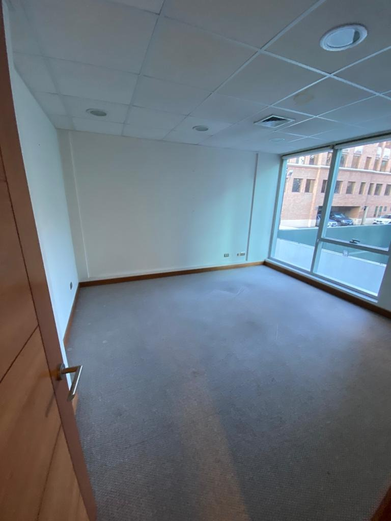 Arriendo Oficina 2B 1E 1B Metro Escuela Militar - Las Condes