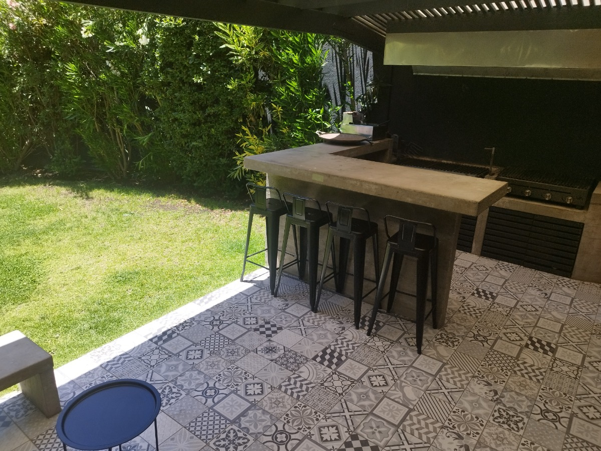 Arriendo Casa NO 4D 4B 3E 1B San Carlos de Apoquindo - Las Condes