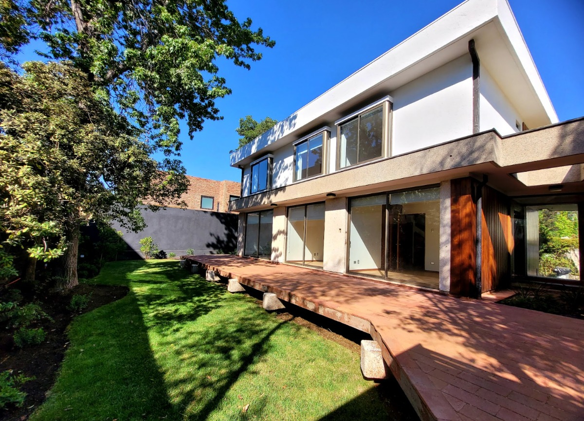 Venta Casa NP 7D 4B 5E 1B Estadio Manquehue - Vitacura