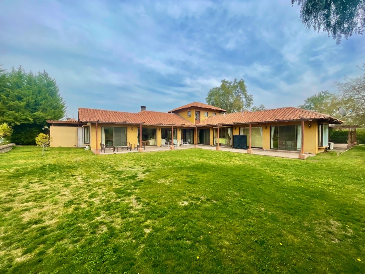 Venta Casa NP 5D en suite Walk-in cl&oacute;set 6B 10E 1B Chicureo - Colina