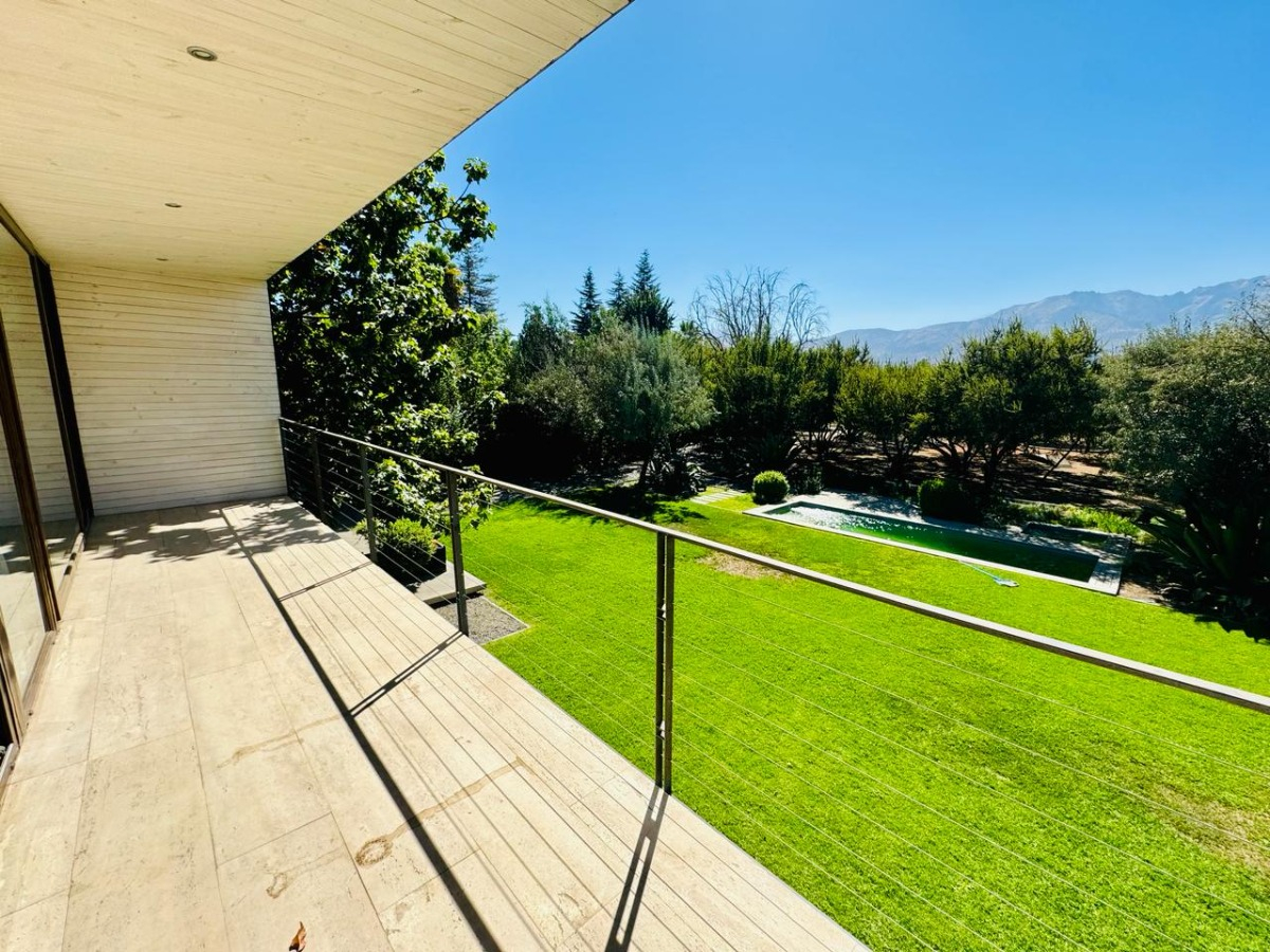 Venta Casa NO 5D en suite Walk-in cl&oacute;set 5B 6E 1B Chicureo - Colina