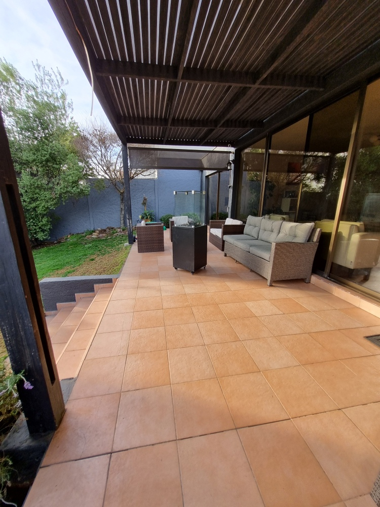 Arriendo Casa 5D 5B 3E San Carlos de Apoquindo - Las Condes