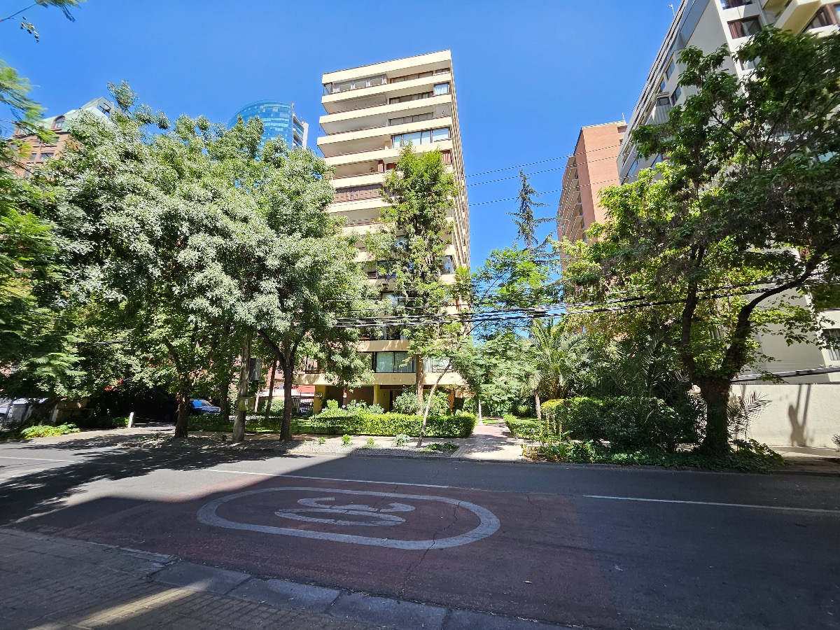 Venta Departamento O 4D en suite Walk-in cl&oacute;set 3B 2E Centro Financiero - Las Condes