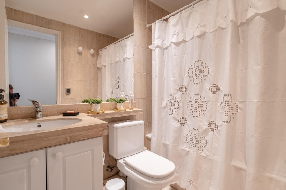 Arriendo Departamento 2D Barrio El Golf - Las Condes