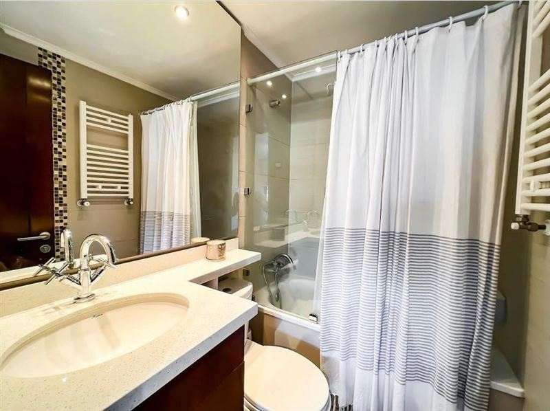 Venta INVERSION Depto Norte 2D en suite Walk-in cl&oacute;set 2B 2E 1B Alto Las Condes - Las Condes