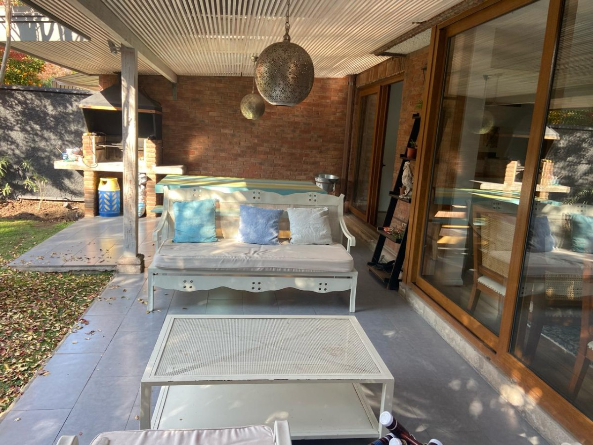 Venta Casa NO 4D en suite Walk-in cl&oacute;set 3B 2E 1B Los Trapenses - Lo Barnechea