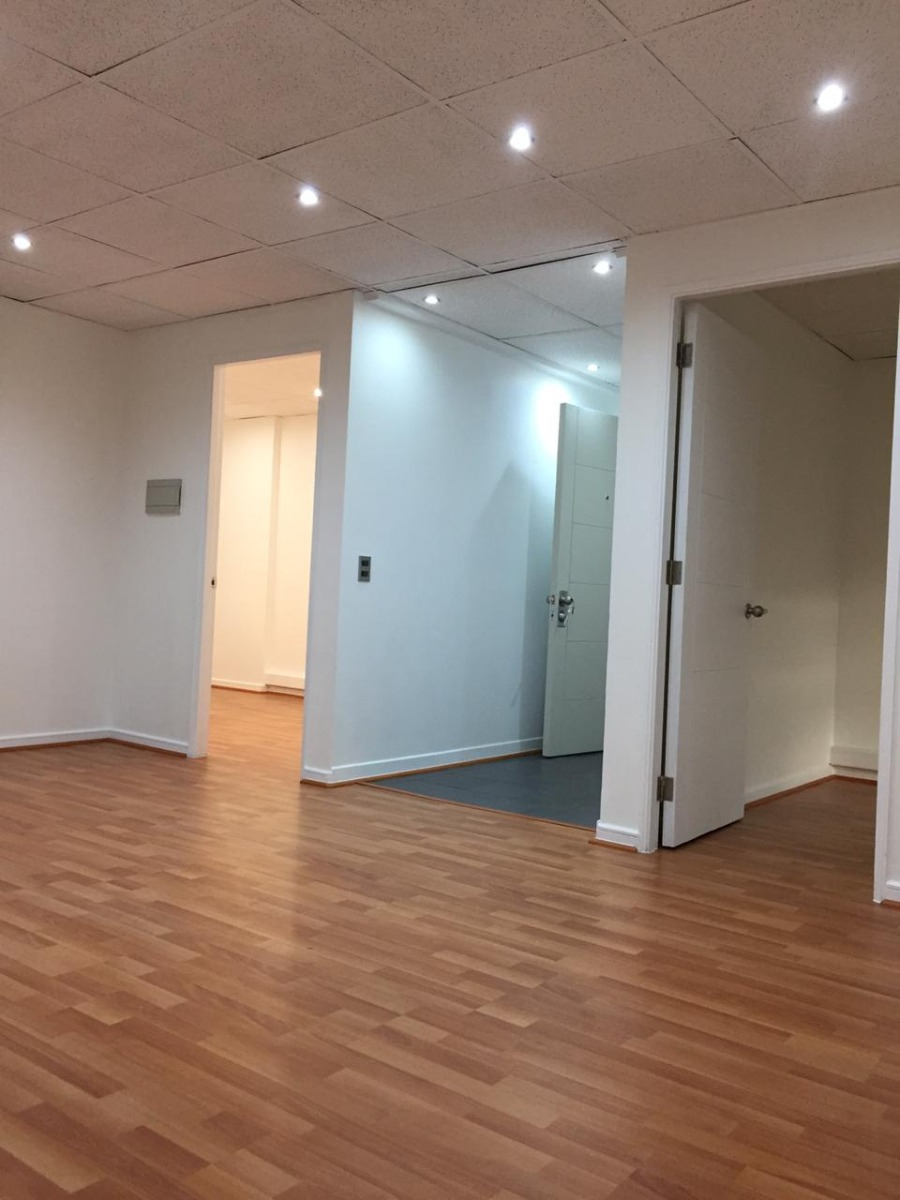 Arriendo Oficina NO 3B 2E 1B Metro Escuela Militar - Las Condes