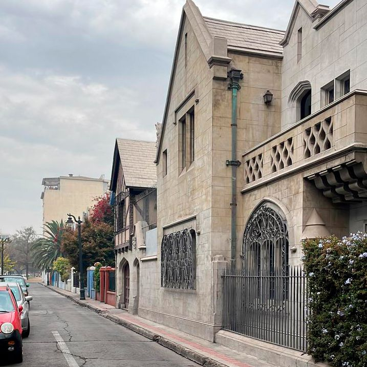 Arriendo Casa 8D 4B 1B Plaza Italia - Providencia