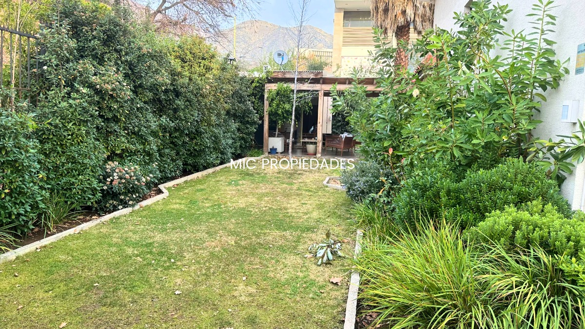 Venta Casa 5D en suite 4B 2E 2B San Carlos de Apoquindo - Las Condes