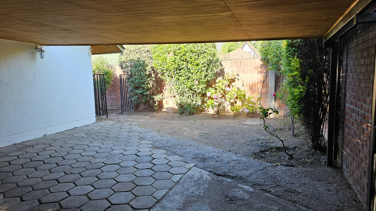 Venta Casa 4D 4B 3E Carlos Ossand&oacute;n - La Reina