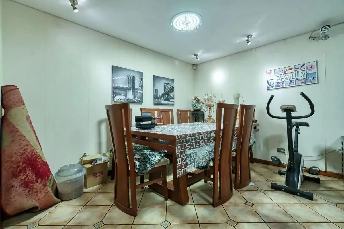Venta Casa NO 5D WI cl&oacute;set Suite 4B 4E 1Bd Nuestra Se&ntilde;ora del Rosario - Vitacura
