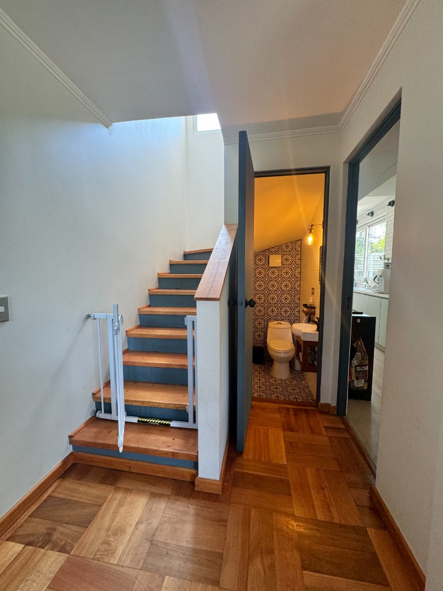 Venta Casa NO 3D 2B 2E 1B Alto Las Condes - Las Condes