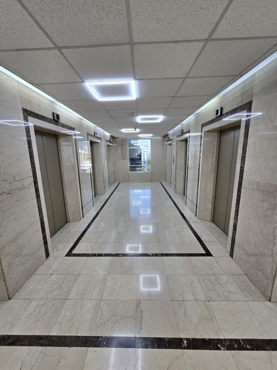 Arriendo Oficina S 6B 2E Barrio El Golf - Las Condes