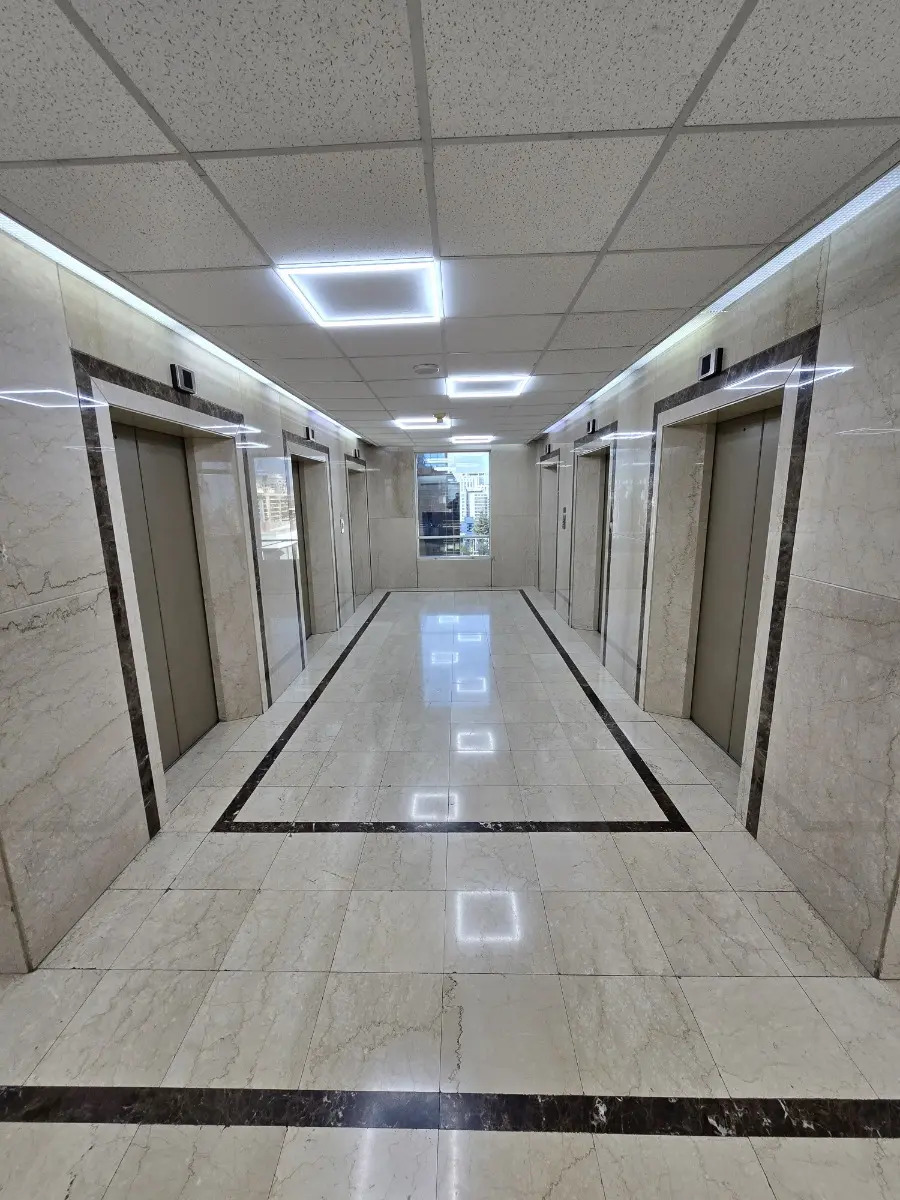 Arriendo Oficina S 6B 2E Barrio El Golf - Las Condes