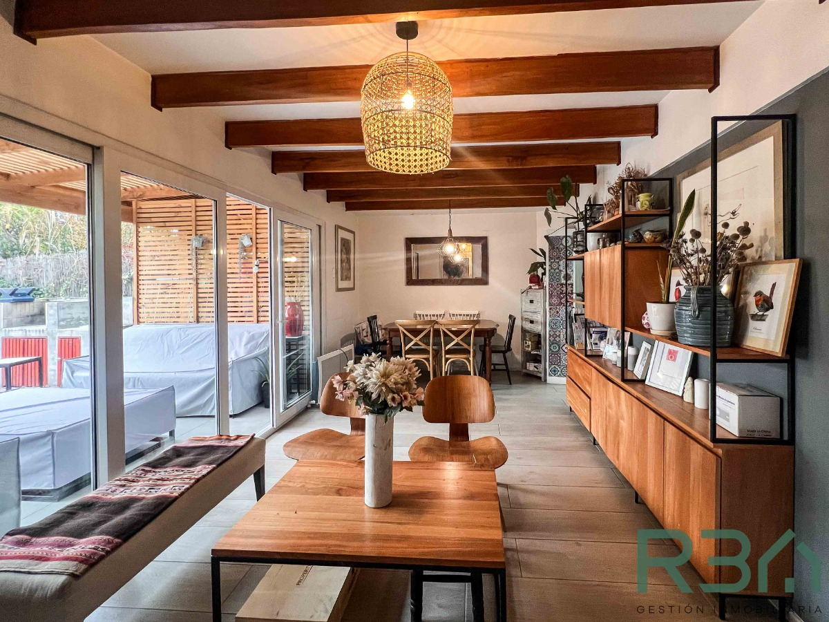 Venta Casa NOSP 4D en suite Walk-in cl&oacute;set 3B 1E 1B Estoril - Las Condes