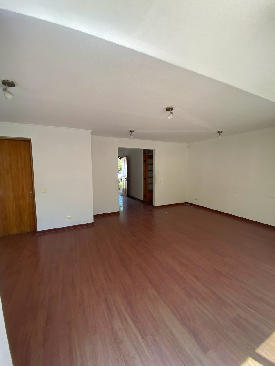Arriendo Casa 3D 2B 2E 2B San Carlos de Apoquindo - Las Condes