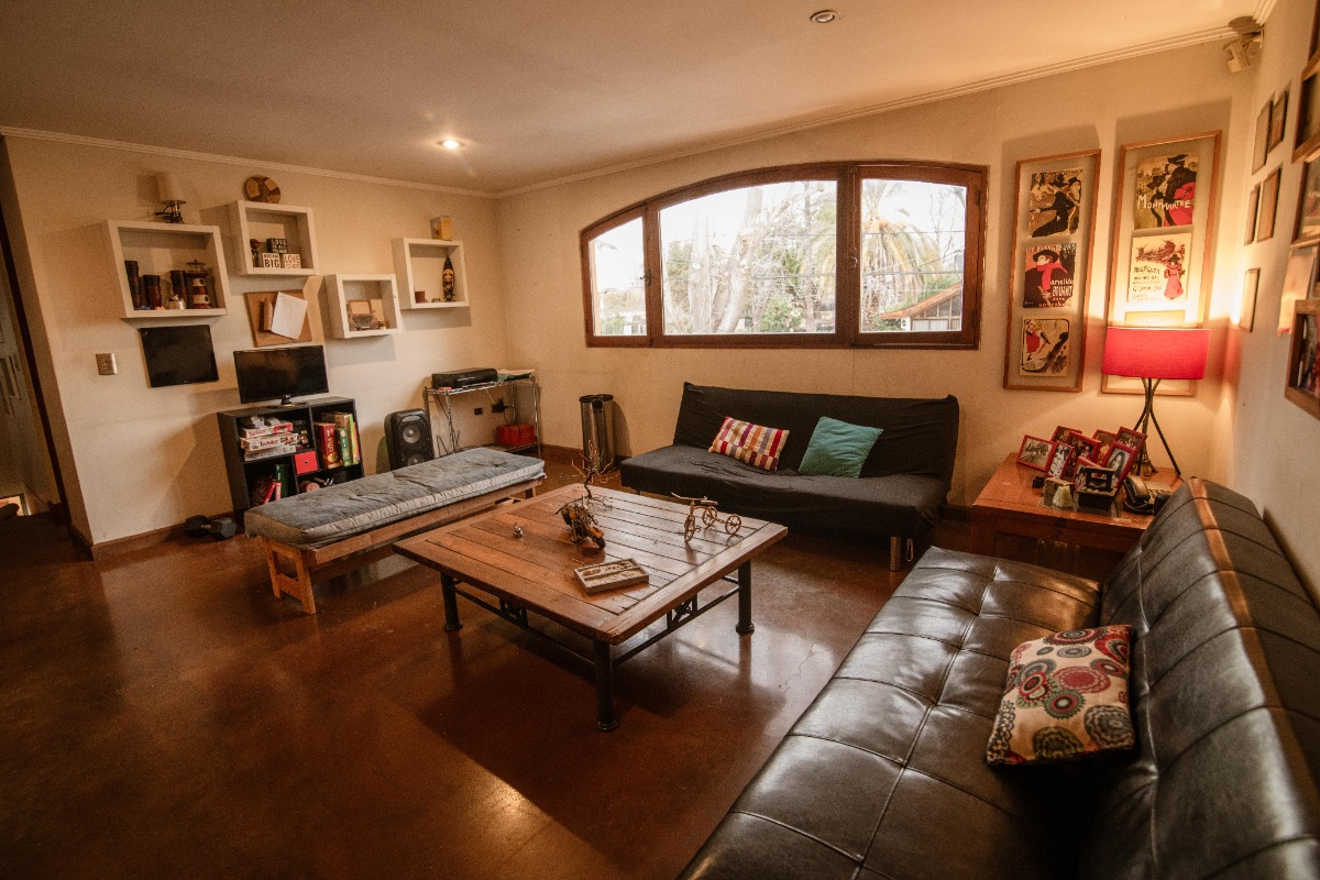 Venta Casa NO 5D en suite Walk-in cl&oacute;set 5B 3E 4B Borde R&iacute;o - Casa Piedra - Vitacura