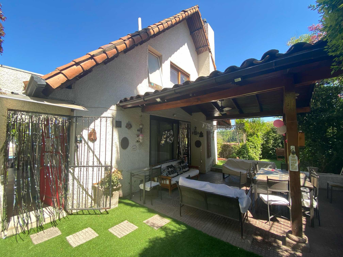 Arriendo Casa 5D 3B 2E Los Dominicos - Las Condes